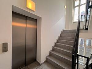 Stilvolle Altbauwohnung mit großem Balkon im Herzen Frankfurts - großzügig, hell und ruhig – 60329 Frankfurt am Main – Vorschaubild 5