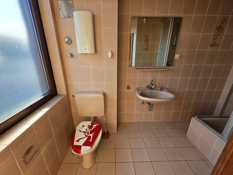 Sanierte 2-Zimmer-Wohnung - Haus mit Aufzug, Bad mit Superplan-Dusche – Düsseldorf – Vorschaubild 9