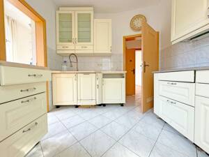 Zentral in S-Feuerbach: 3-Zi.-Altbauwohnung mit Stellplatz & Einbauküche - ideal auch als WG – 70469 Stuttgart – Vorschaubild 9