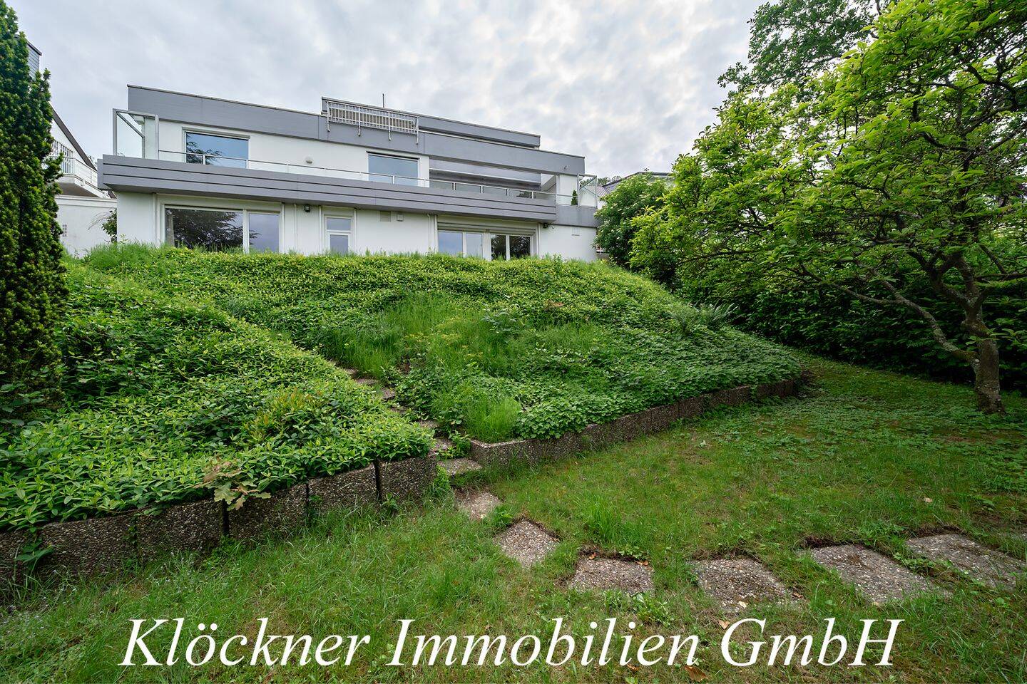 Klassisch - elegante Familienvilla am SB-Rotenbühl!