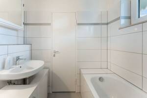 2 Zimmer + Balkon mit toller Anbindung und Naherholung – 50739 Köln – Vorschaubild 5