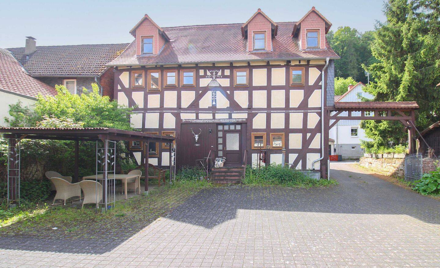 Vielseitiges Fachwerkhaus mit Charakter in Wetter-Amönau - Wohnen und Vermieten unter einem Dach