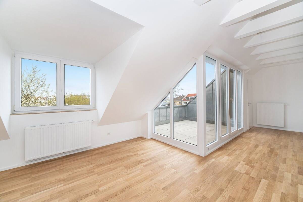 Erstbezug nach Sanierung - charmante 2 Zimmer Dachgeschoss Wohnung – 81549 München – Bild 1 von 8