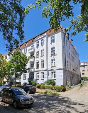 BEZUGSFREI - CHARMANTER 2 - ZIMMER - ALTBAUKLASSIKER + SÜD-BALKON + 2.OG + RUHIGLAGE – 12167 Berlin – Vorschaubild 1