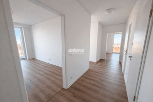 antaris Immobilien GmbH ** Hoch hinaus: Moderne 3-Zimmer-Wohnung mit EBK ** – 99084 Erfurt – Vorschaubild 2