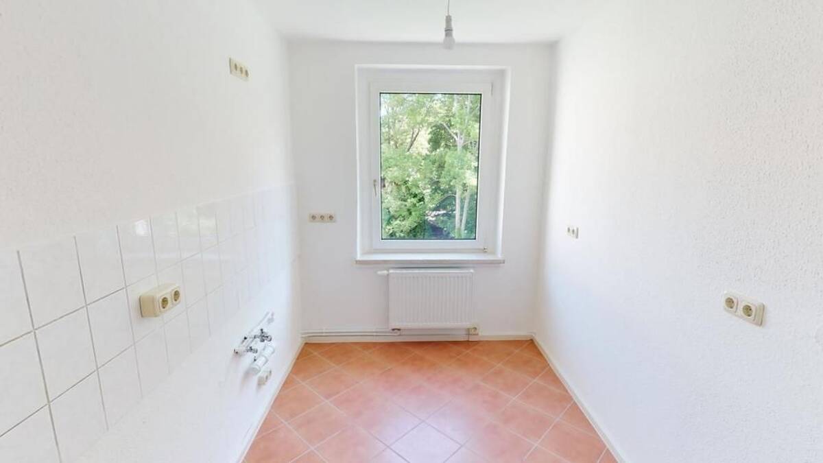 Großzügige 5-Raum-Wohnung mit 2 Bädern – 9114 Chemnitz – Bild 1 von 4