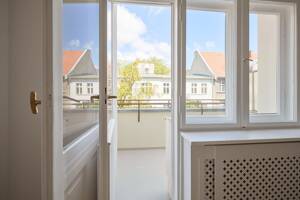 Feinstes Friedenau: 3-Zi Altbau Unikat zum Erstbezug, Eckzimmer, Fischgrät, Stuck, Badewanne & Regendusche, Fernwärme, Provisionsfrei – 12161 Berlin – Vorschaubild 4