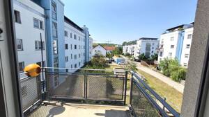 Renovierte 3-Zimmer-Wohnung + Balkon + Bad mit Wanne + Parkett – 99097 Erfurt – Vorschaubild 2