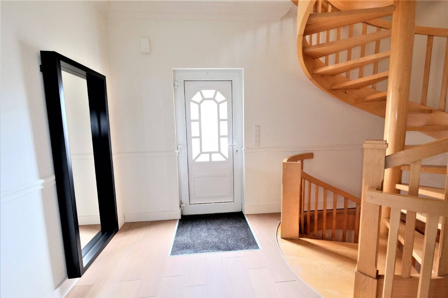 Wohneigentum im Zweifamilienhaus mit Garten und schöner Aussicht auf den Altrhein – Kleve – Vorschaubild 4
