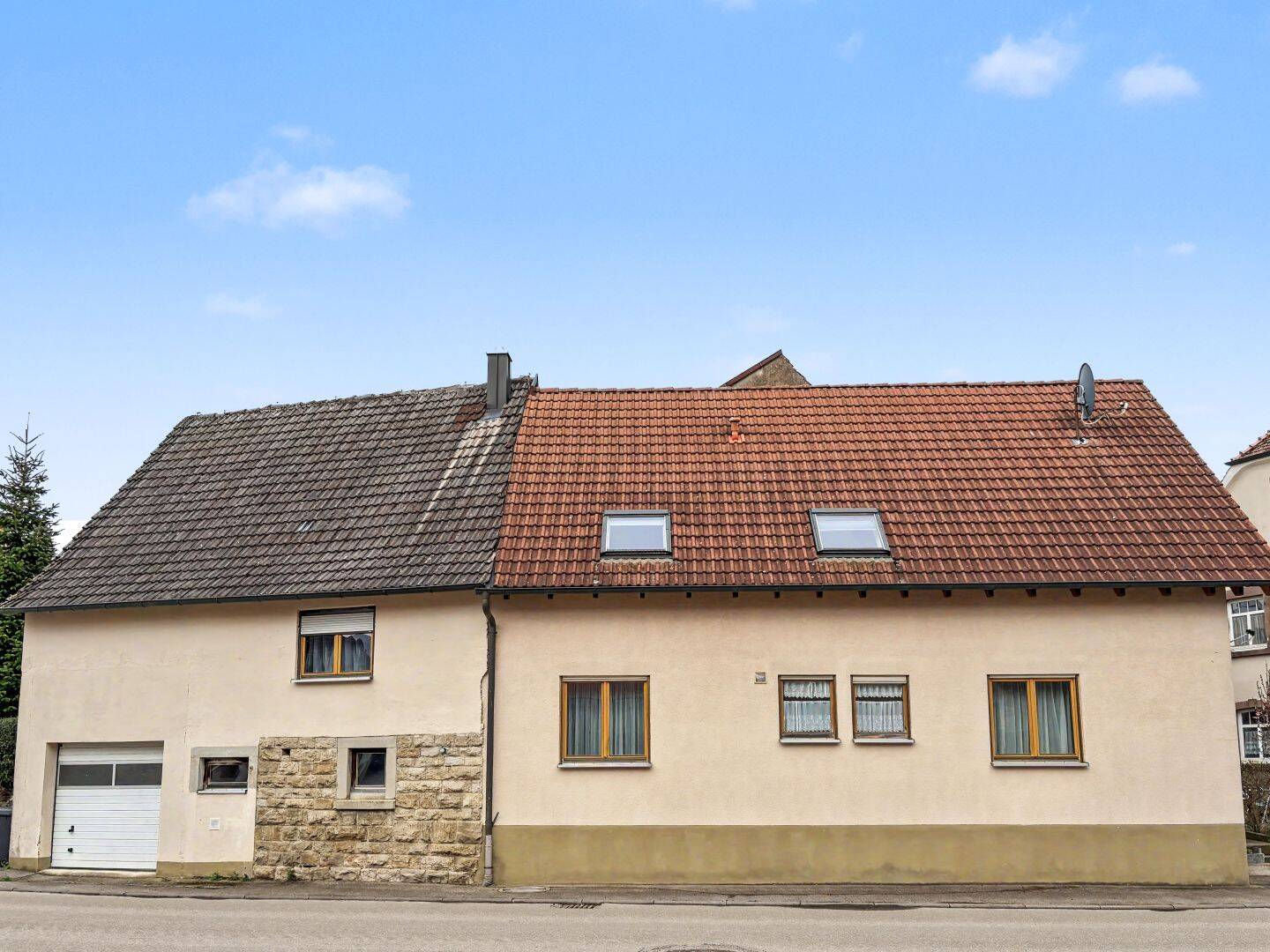 Gepflegtes Zweifamilienhaus mit Garten in Schrozberg - Eigennutzung oder Kapitalanlage – Schrozberg – Vorschaubild 2