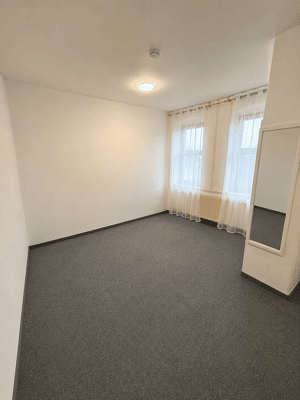 Charmante Altbauwohnung mit großzügigem Schnitt, hohen Decken und moderner Einbauküche – 26123 Oldenburg – Vorschaubild 5