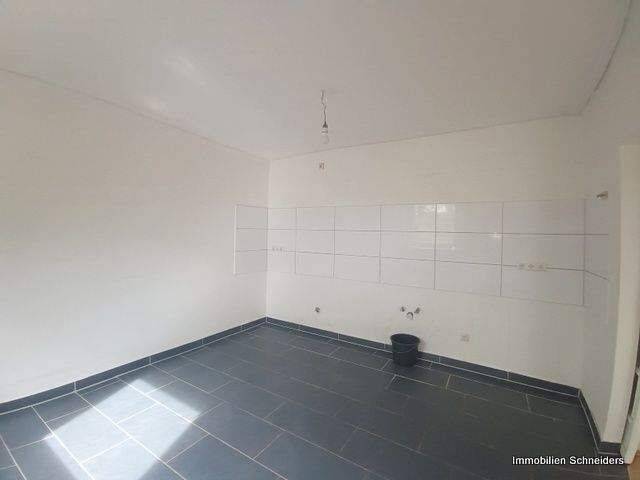 Duisburg-Alt-Hamborn, Kampstraße 63 - Frisch renovierte 2 Zimmer-Wohnung im 3.OG ab Juli zu mieten !! – Duisburg – Vorschaubild 6