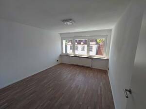 Großzügige 125 m² Wohnung mit lichtdurchflutetem Wohn-/Essbereich und großem Balkon in Top-Lage – 72461 Albstadt – Vorschaubild 9