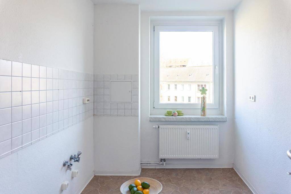 Nahe Parkanlage gelegene 3-Raum-Wohnung mit Balkon – Chemnitz – Vorschaubild 2