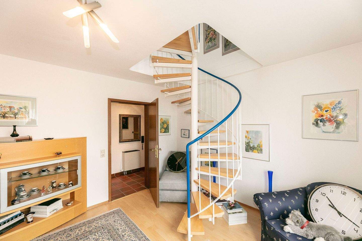 sofort verfügbar: helle Maisonette mit Balkon, Aufzug & Weitsicht – Ulm – Vorschaubild 6