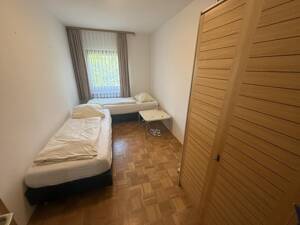 Brandlberg-Idylle trifft urbanen Lifestyle - Stilvolles Zweifamilienhaus mit großzügigem Wohnkomfort im Grünen – 93055 Regensburg – Vorschaubild 9