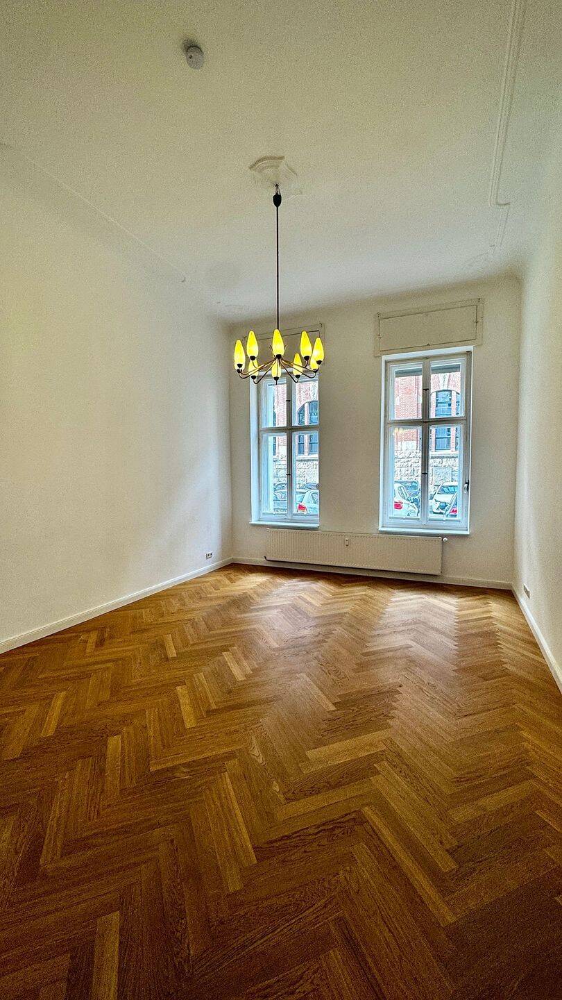 Altbaujuwel in Bestlage Fischgrät Designbad und ruhiger Innenhof nahe Kudamm – Berlin – Vorschaubild 2