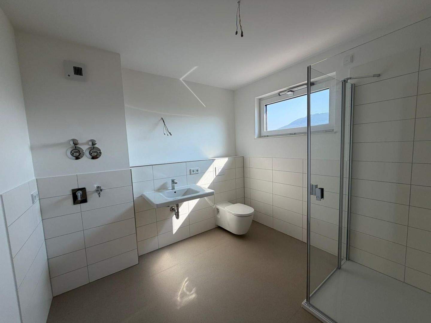 Exklusive, großzügige, barrierefreie Zwei-Zimmer-Wohnung in Jena – Jena – Vorschaubild 7