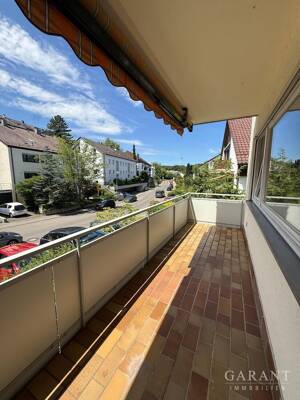 Super Kapitalanlage: Große 3 1/2 Zimmer-Wohnung mit Balkon in modernisiertem Haus! – 70619 Stuttgart – Vorschaubild 4