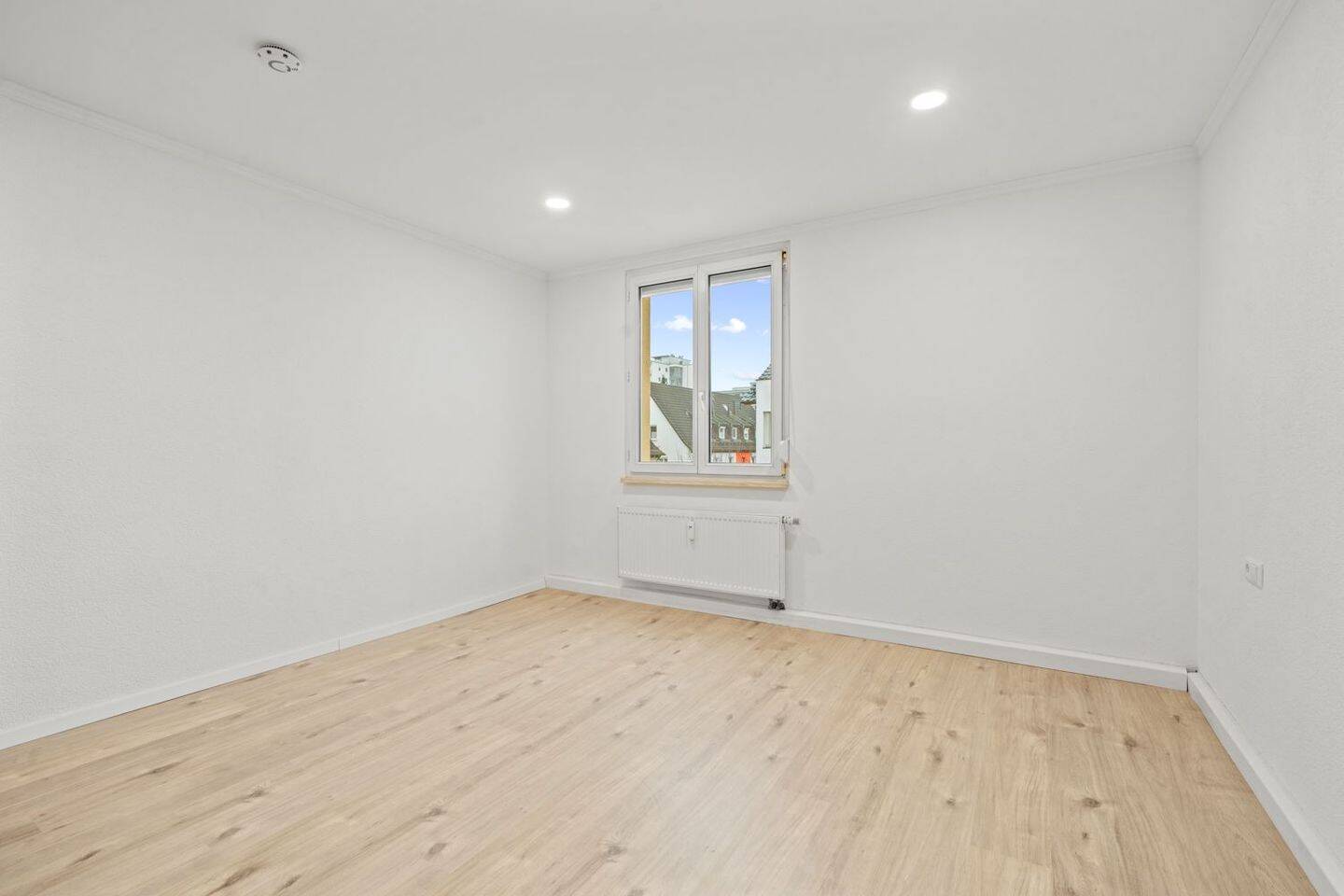 FRISCH RENOVIERTE 5-ZIMMER-WOHNUNG IN ZENTRALER LAGE – Friedrichshafen – Vorschaubild 6