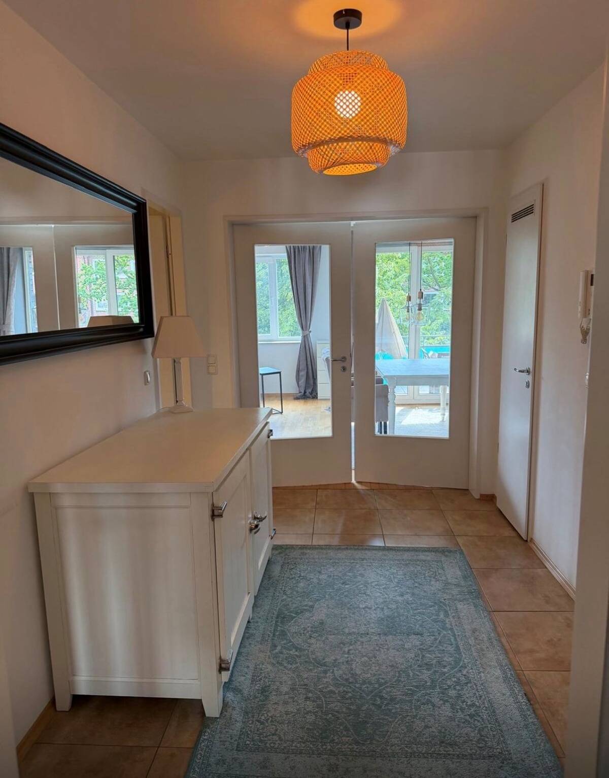 Möblierte 2 Zimmerwohnung in Barmbek-Süd (Grenze Uhlenhorst) – 22081 Hamburg – Bild 1 von 9