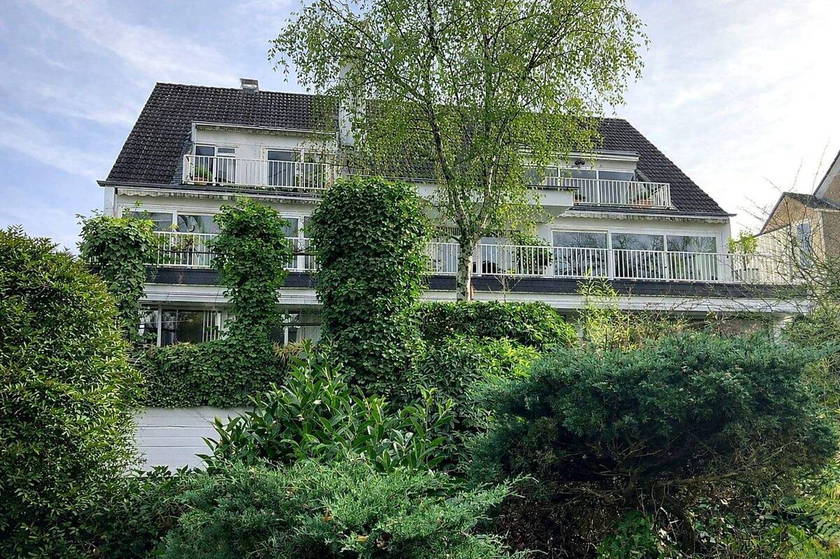 Garten-Maisonette im Hausformat am Zoo- ca. 330 m² mit Kaminzimmer, GA und 570 m² Garten – 40237 Düsseldorf – Bild 1 von 9