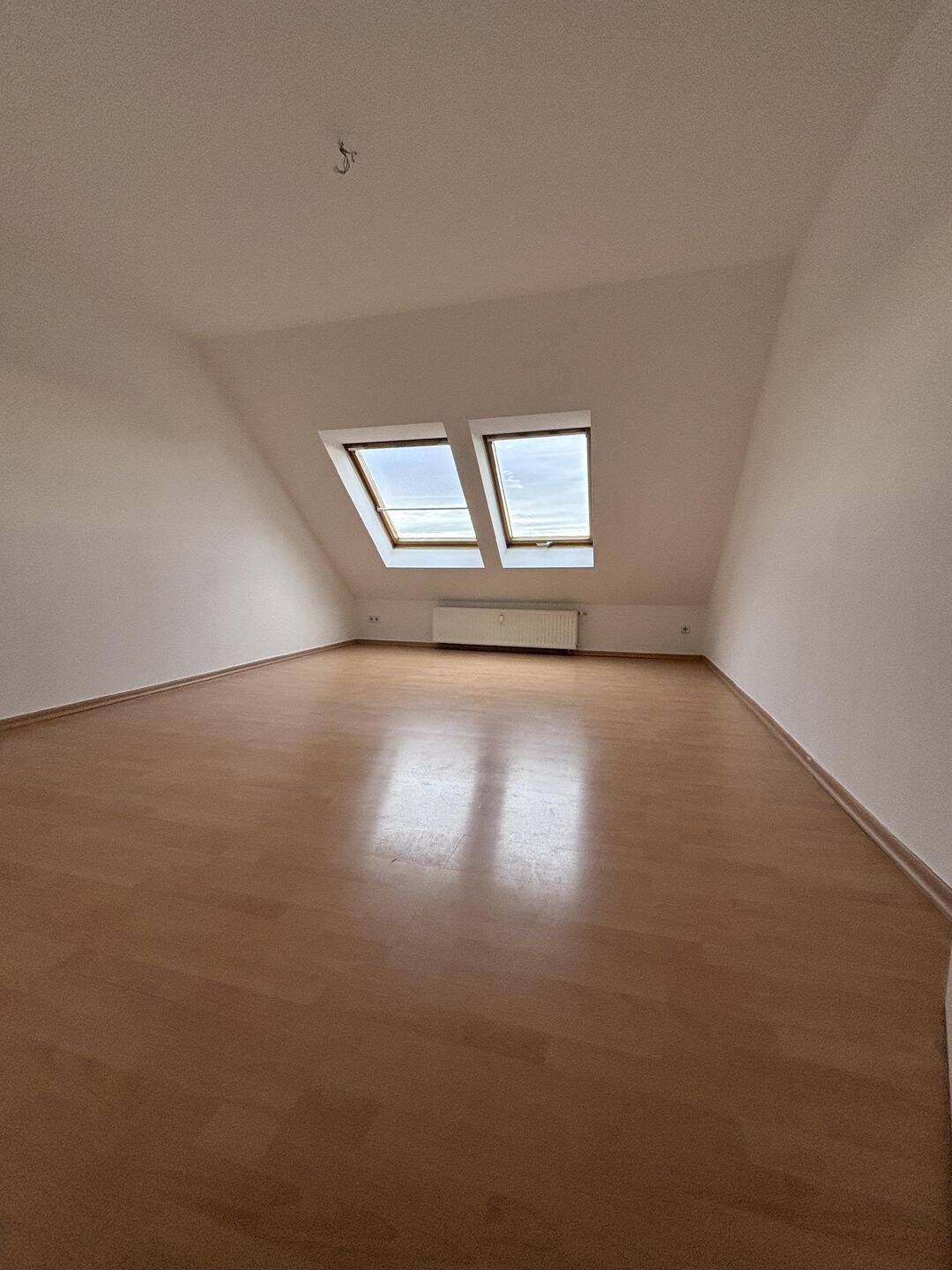 ruhige Seitenstraße auf dem Kaßberg, großer Innenhof, mit Balkon – Chemnitz – Vorschaubild 5