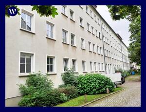 Hell & renoviert & gute Lage: 3-Zimmer-Wohnung mit Tageslichtbad, separate Küche mit Einbauküche