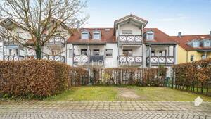 Bezugsfrei! Attraktive 4-Zimmer-Wohnung mit 2 Balkonen und EBK in Ingolstadt – 85049 Ingolstadt – Vorschaubild 2