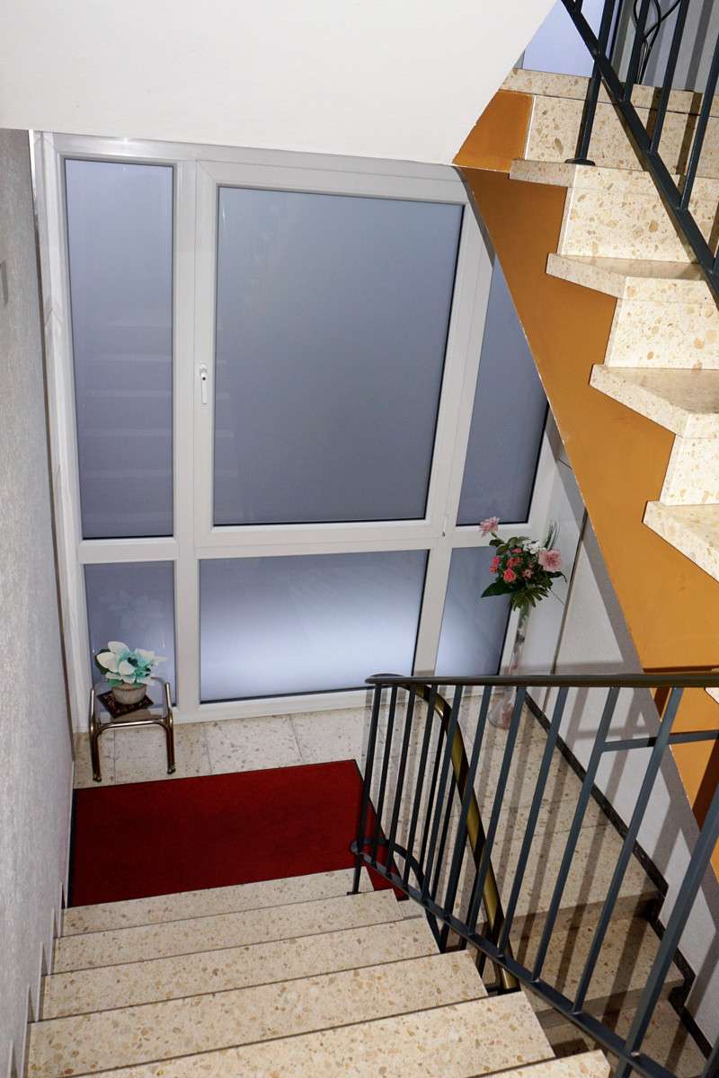 Sehr gepflegtes, renoviertes 3-FH mit 5 Balkons und wunderschönem Fernblick, 3 Garagen mit Stellplät – Pirmasens – Vorschaubild 7