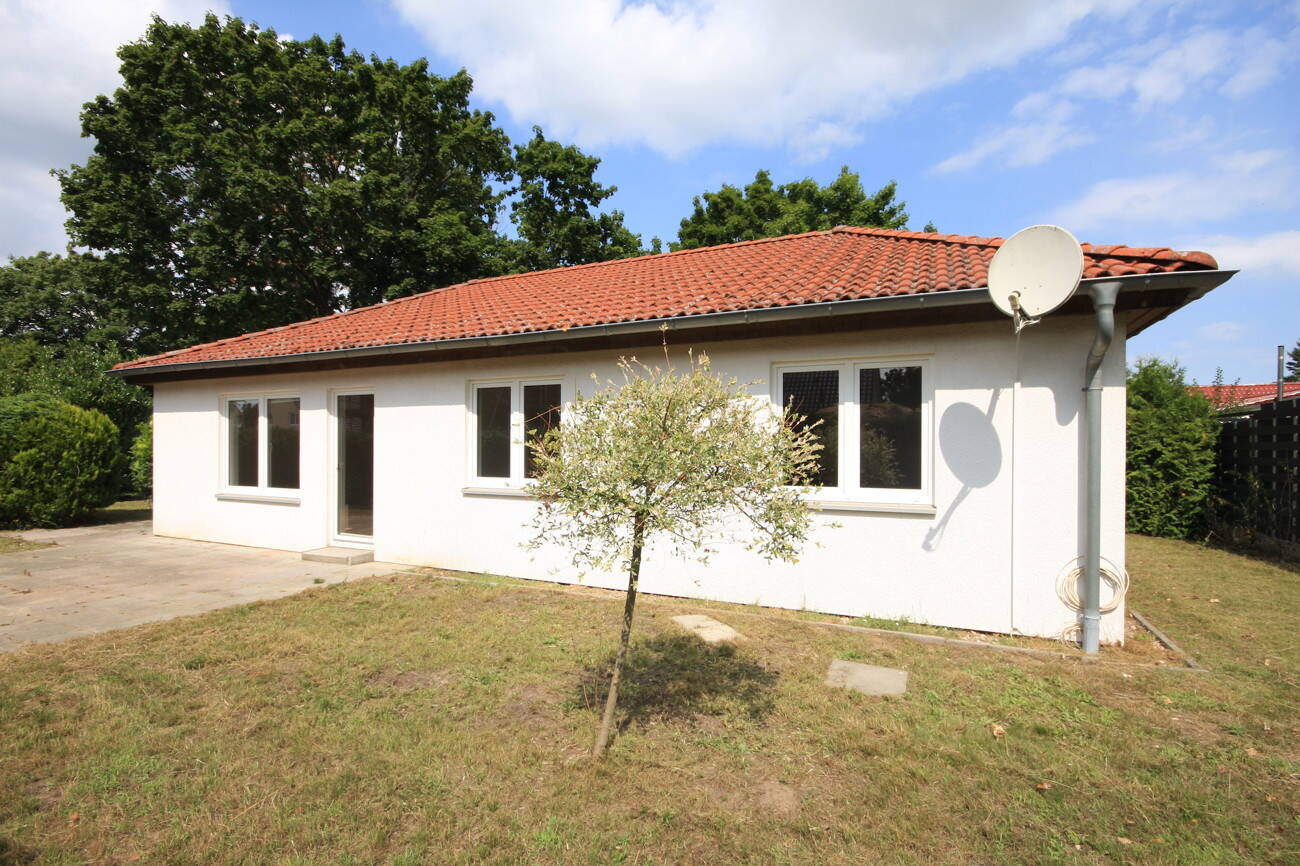 Leben auf einer Ebene - stilvoller Bungalow mit Doppelgarage und sonnigem Südwestgarten – Falkensee – Bild 1 von 9