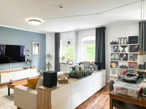 Charmantes Dachgeschoss mit Altbauflair: großzügige 2-Zimmer-Wohnung in Schwelm – 58332 Schwelm – Vorschaubild 2