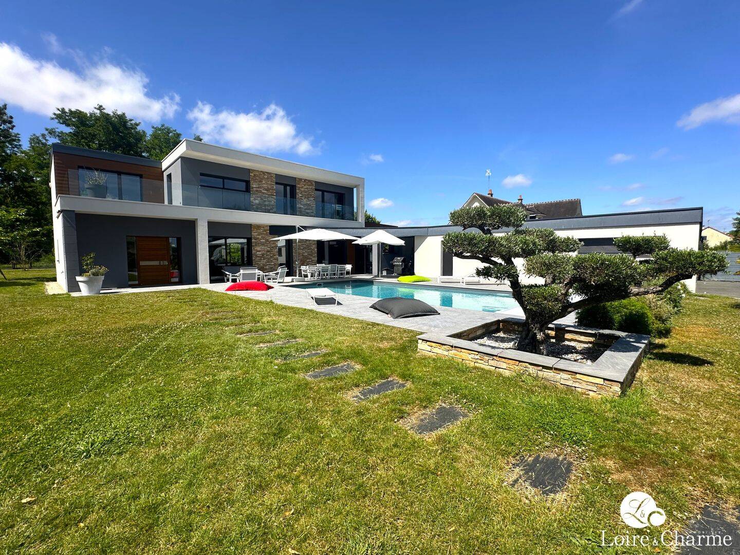Maison 9 pièces 280 m² · à Vineuil · 280 m² · 995 000 €