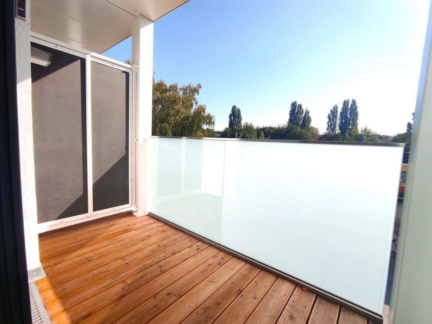 0178-8236274 - Etagenwohnung zum Sofortbezug in gefragter zentraler Lage / Lift / Balkon / Stellplatz möglich – Berlin – Vorschaubild 2