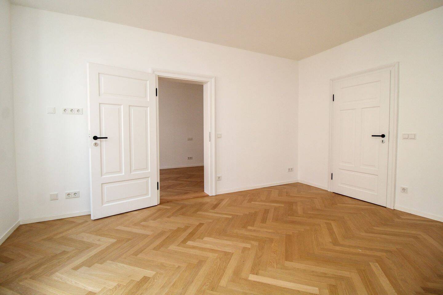 Charmante 2-Zimmer-Altbauwohnung – München – Vorschaubild 2