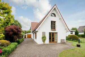 Wohlfühloase im Alstertal: Vielseitig nutzbares Einfamilienhaus mit Gartenparadies – 22393 Hamburg – Vorschaubild 3