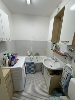 Helle 3,5 Zimmer-Wohnung mit Balkon, Aufzug und neuem Badezimmer – 76863 Herxheim – Vorschaubild 4