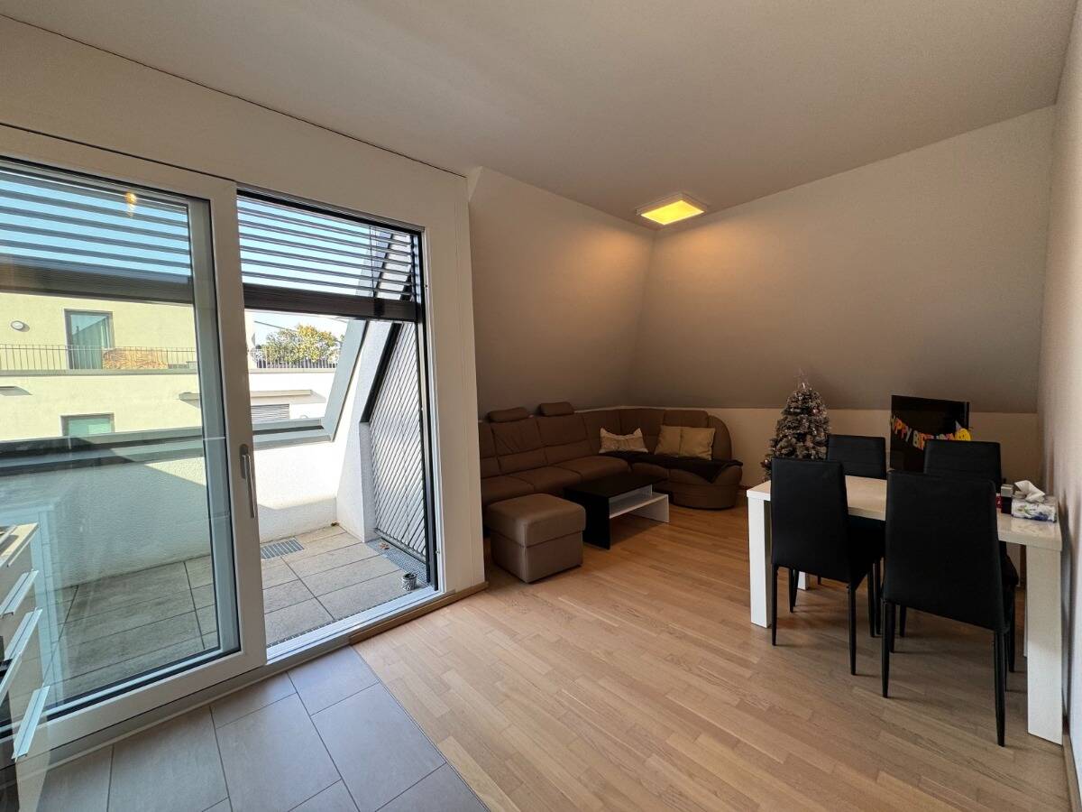 Vermietete DG-Wohnung im Herzen von Wiesbaden zu verkaufen – Wiesbaden – Vorschaubild 4