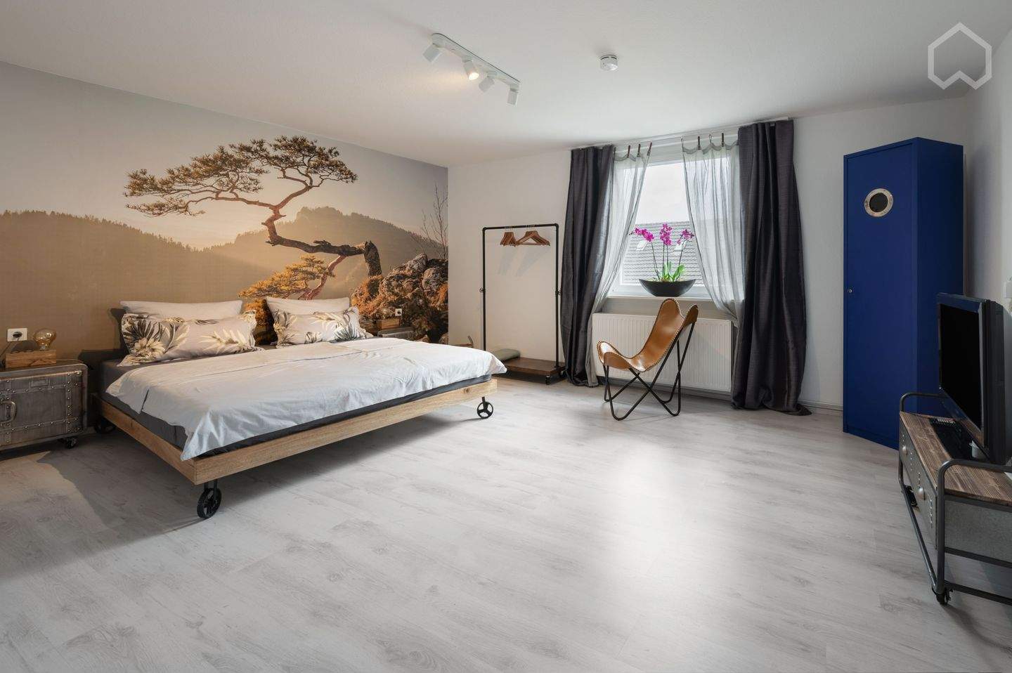 Loft-Apartment mit WLAN und viel Komfort, zentral – Oberhausen – Vorschaubild 2