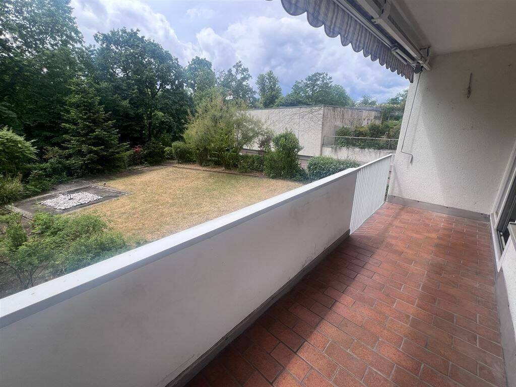Grün + ruhig! Toplage Hallerwiese! Freie, ren.-bed. 4-Zi.-ETW mit Südloggia + TG! – Nürnberg – Vorschaubild 5