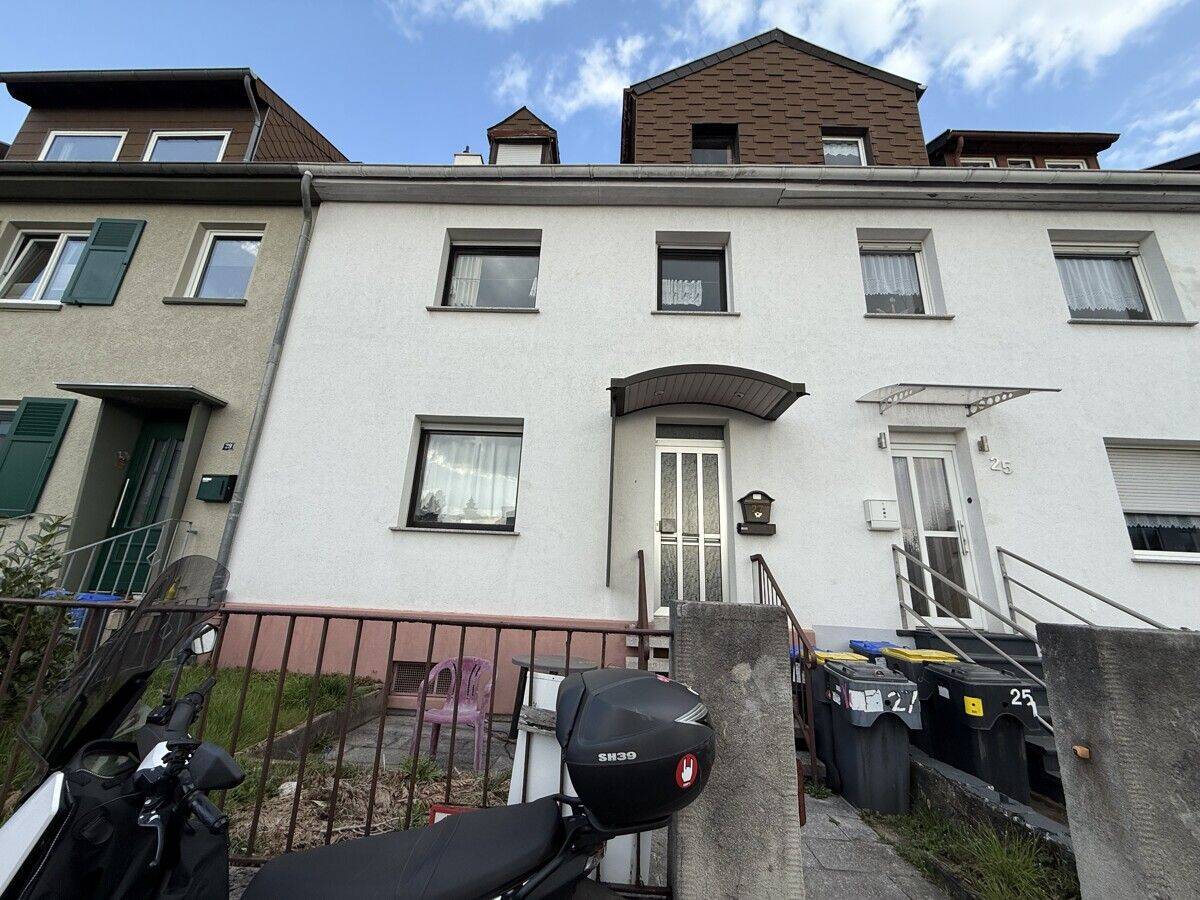Charmantes Reihenmittelhaus mit Garten in bevorzugter Wohnlage von Saarbrücken- Am Homburg