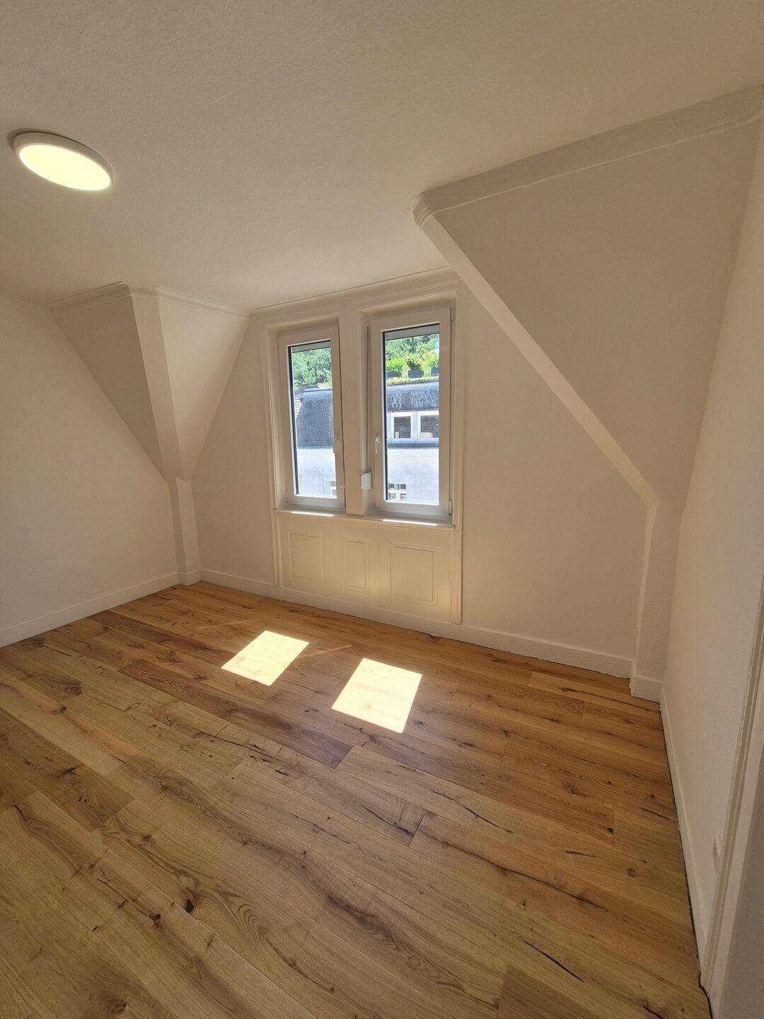 Hochwertig sanierte Altbauwohnung mit Klimaanlage, Balkon & Stellplatz – Stuttgart – Vorschaubild 3