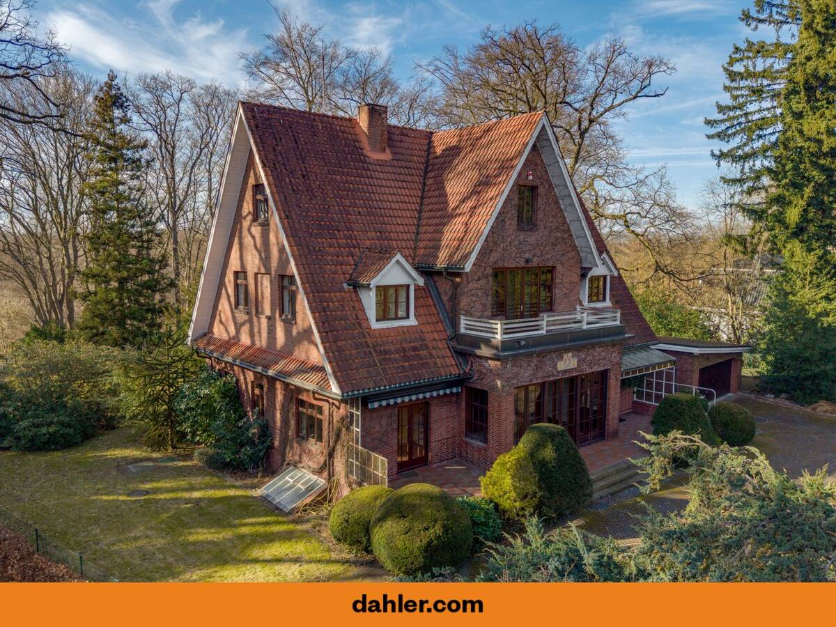 Herrschaftliche Rotklinker-Villa auf einzigartigem Grundstück direkt am Alsterlauf – 22395 Hamburg – Bild 1 von 9