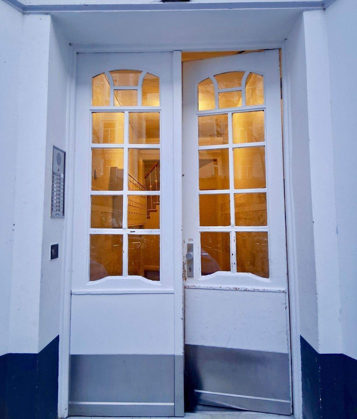 zu verkaufen - freie Eigentumswohnung - 1 OG - zauberhaft - Dielen Stuck - kleine Dachterrasse - bezugsfertig – Hamburg – Vorschaubild 8