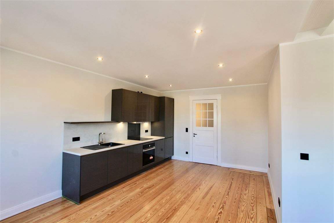 Sofort frei lieferbar - Der Alster so nah - Sanierter Altbau mit Fahrstuhl - U Bahn Wartenau vor der Haustür – Hamburg – Bild 1 von 9