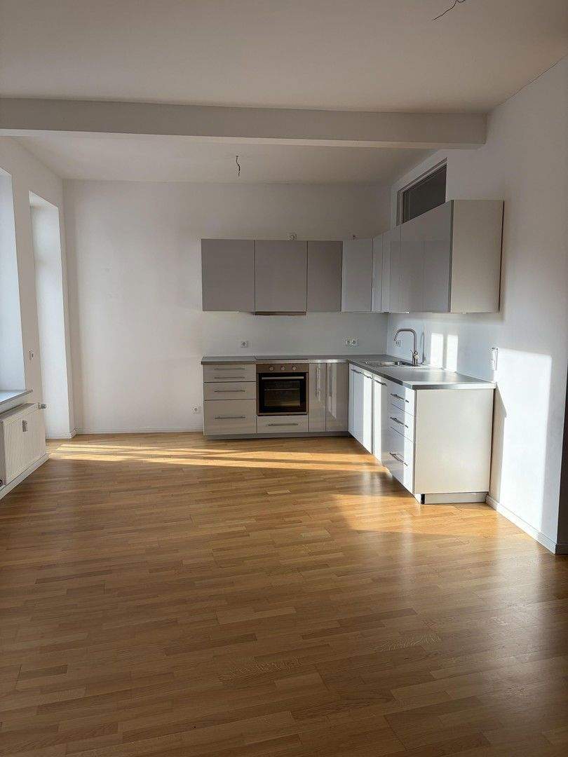 Attraktive 4-Zimmer-Wohnung mit Balkon und Küche in Leipzig – Leipzig – Bild 1 von 9