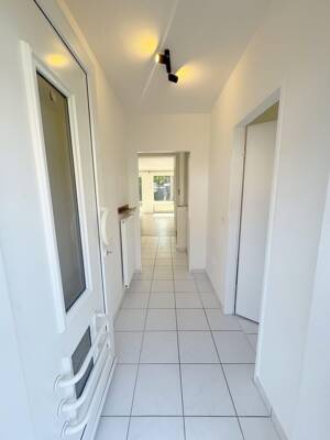 Gepflegtes Reihenhaus mit Garten, Einbauküche und Garage in Osterholz – 28307 Bremen – Vorschaubild 2
