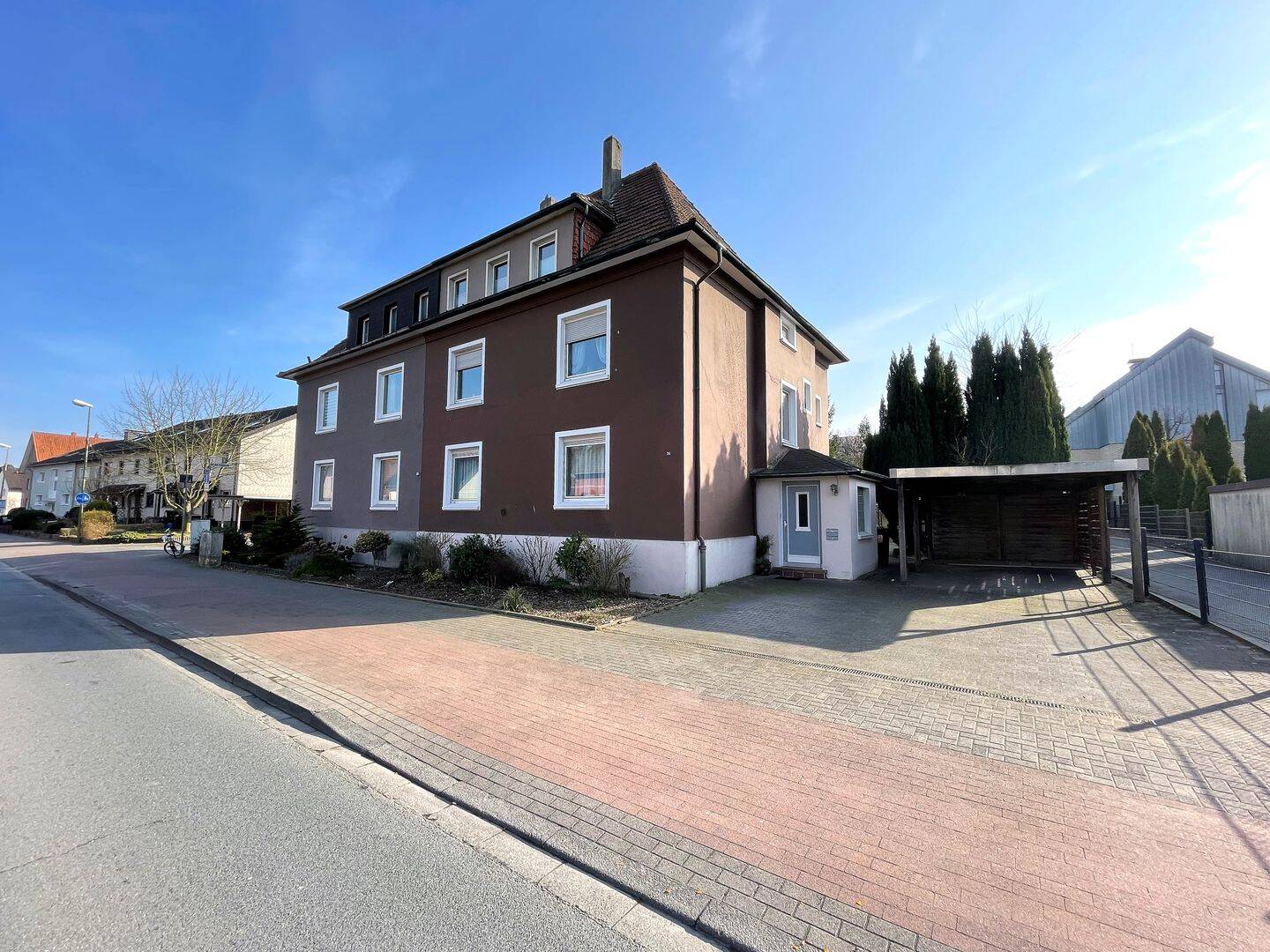 Attraktives Dreifamilienhaus in Bestlage von Bielefeld für Kapitalanleger und Eigennutzer