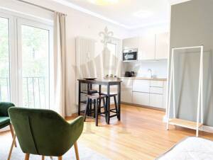 Komplett modernisiertes 1 Zimmer Studio | inkl. EBK & Möblierung | in Berlin-Charlottenburg – 10627 Berlin – Vorschaubild 1