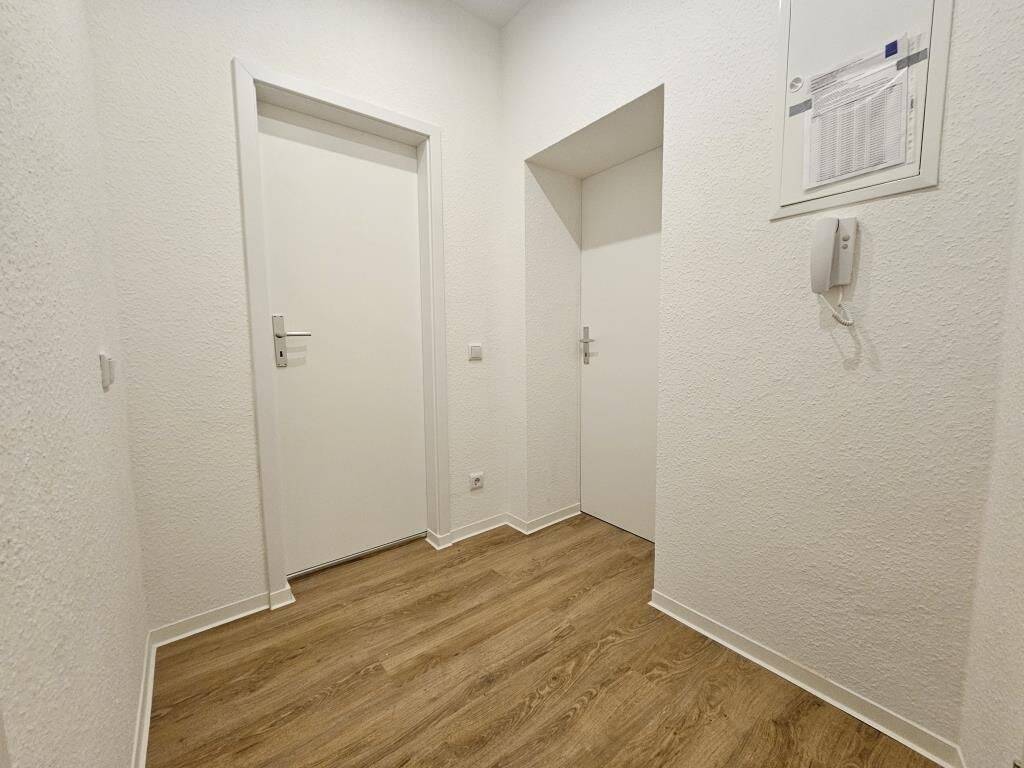 Komplett renovierte Wohnung mit Einbauküche – Chemnitz – Vorschaubild 3